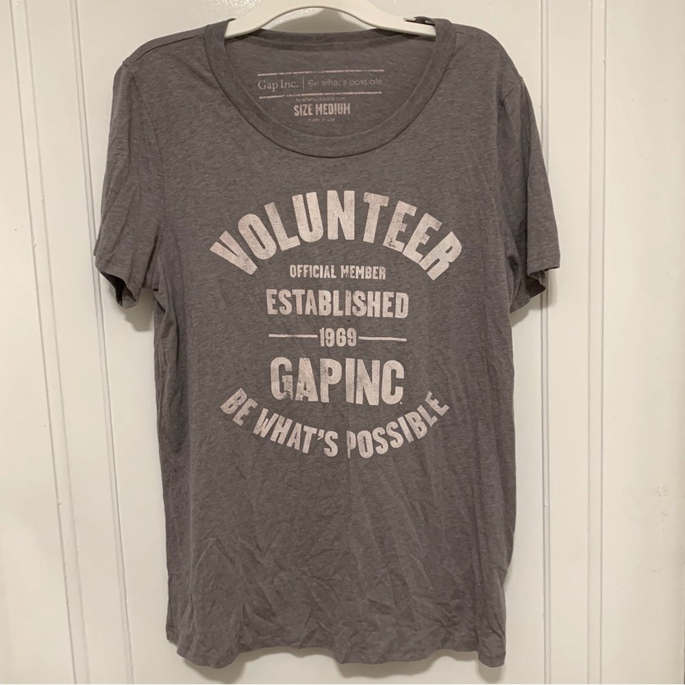 GAP Short Sleeve Volunteer t-shirt size medium